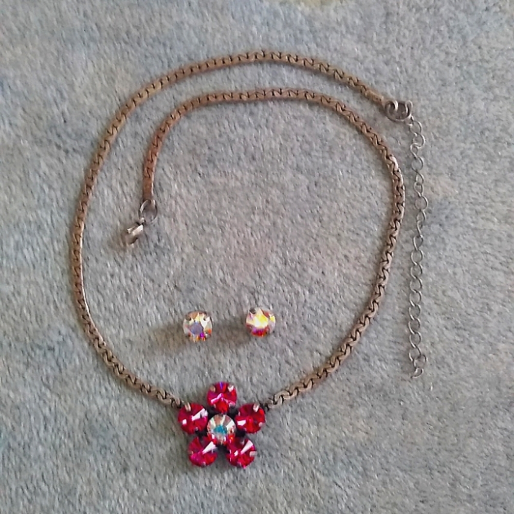 Swarovski Crystal Floral Necklace and Post Earrings - Picture 7 of 7